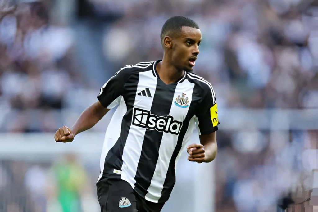 Alexander Isak rinovon me Newcastle-in.