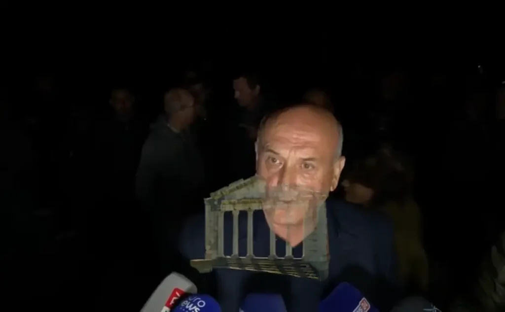 Kasëm Mahmutaj, drejtues i PD për qarkun e Beratit theksoi se qeveria toksike rrëzohet vetëm me protesta.