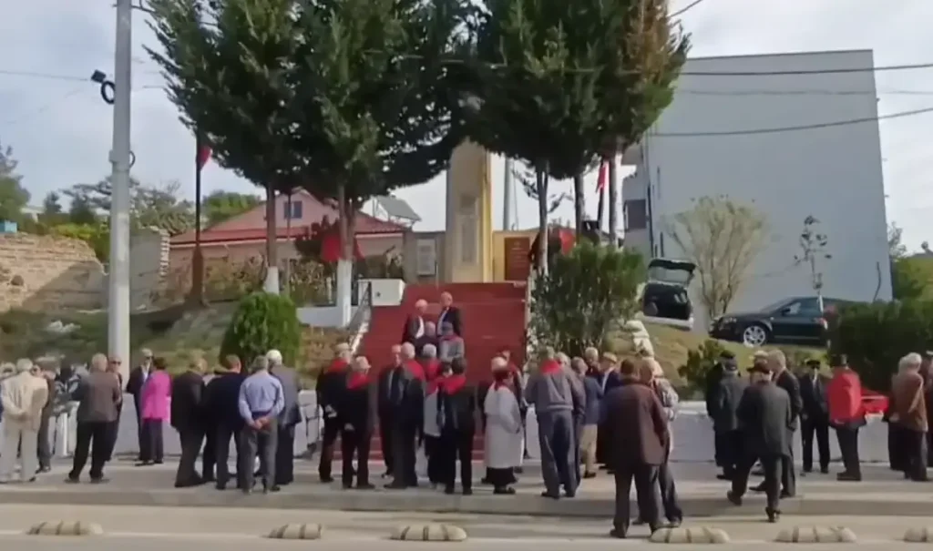 Bashkia Lushnje përkujton 80 vjetorin e  Brigadës së 10-të Sulmuese partizane.