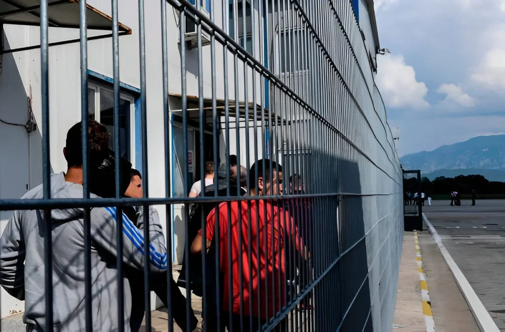 Arrestohet 42 vjeçari pasi theu rregullat e arrestit të shtëpisë ku ishte i dënuar për falsifikim monedhash.
