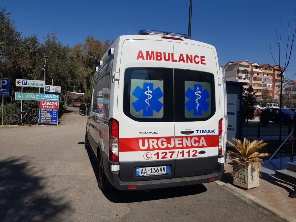 Konflikt në gjimnazin “Shote Galica” në Fushë Krujë, plagoset rëndë 17 vjeçari.