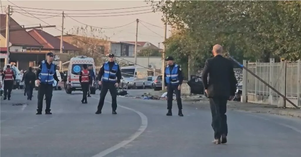 Shkëmbim zjarri mes bandave në Shkodër, deri tani tre viktima dhe një i plagosur.