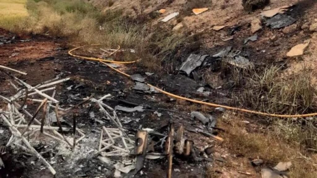 Tragjedi në Ekuador: Aeroplani rrëzohet në mes të rrugës, humbasin jetën dy persona