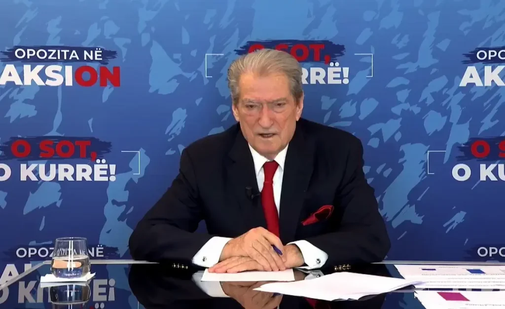 Berisha kundër Begajt: “Presidenti vendos çfarë i thotë Rama.” Berisha kundër Begajt: “Presidenti vendos çfarë i thotë Rama.”