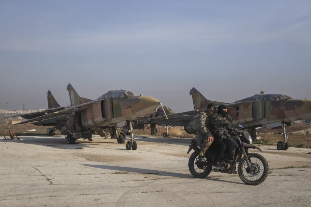 Siria: Lufta Civile e ringjallur pas sulmit befasues të rebelëve në Aleppo Siria: Lufta Civile e ringjallur pas sulmit befasues të rebelëve në Aleppo