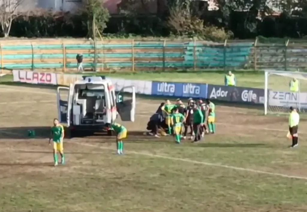 Incident në stadiumin e Lushnjës: Portieri Alimuca dërgohet me urgjencë në spital