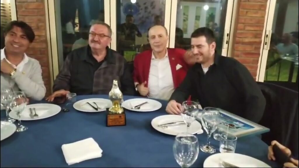 Kronikë: Federata e Kolombofilëve shqiptarë shpërndan çmimet në një mbrëmje gala