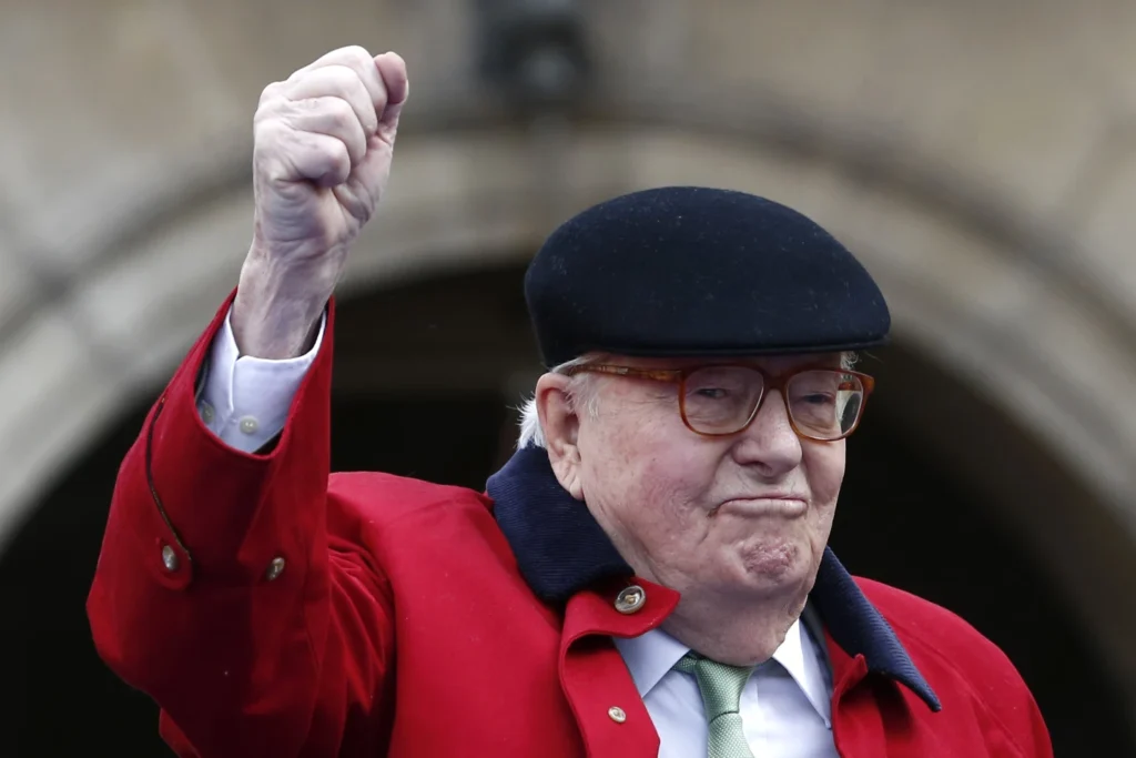 Jean-Marie Le Pen, themeluesi i së djathtës ekstreme franceze, ndërron jetë në moshën 96-vjeçare Jean-Marie Le Pen, themeluesi i së djathtës ekstreme franceze, ndërron jetë në moshën 96-vjeçare
