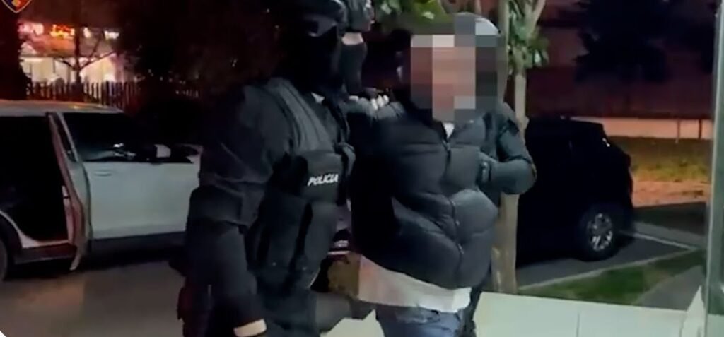 Arrestohet në Durrës shqiptari i kërkuar për trafik narkotikësh në Itali Arrestohet në Durrës shqiptari i kërkuar për trafik narkotikësh në Itali