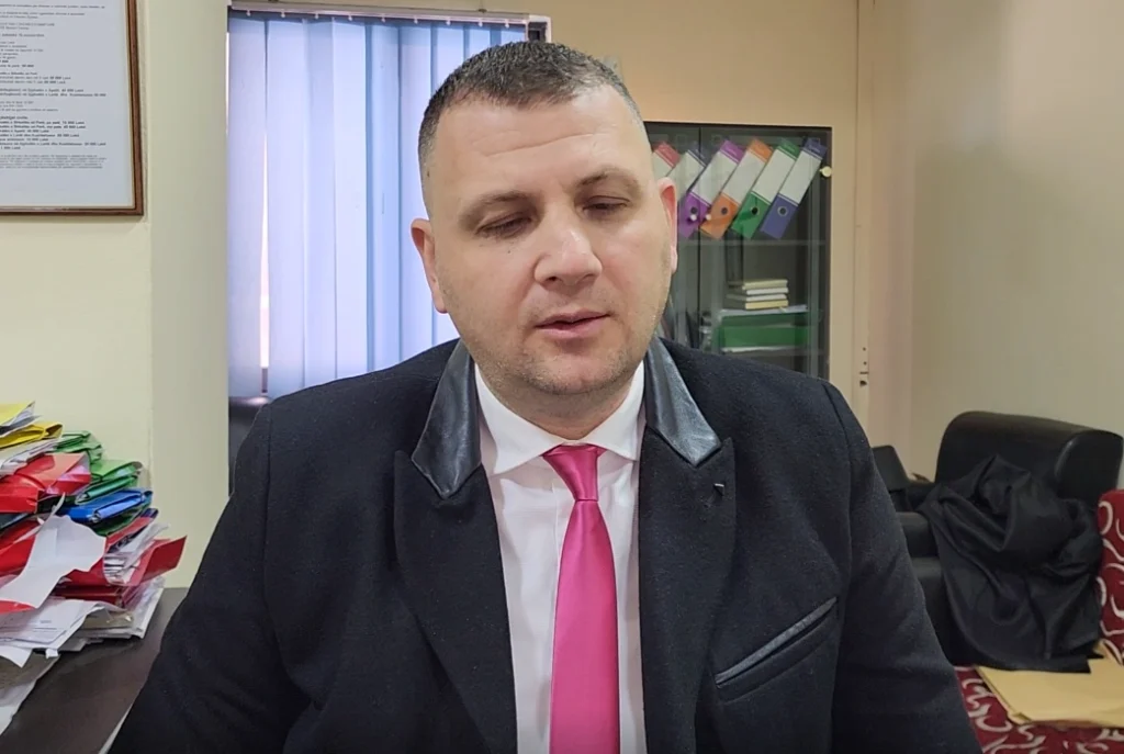 Rasti tragjik i vdekjes së të miturit në Lushnjë: Avokati Goxhaj flet për rritjen e rasteve të tilla Rasti tragjik i vdekjes së të miturit në Lushnjë: Avokati Goxhaj flet për rritjen e rasteve të tilla