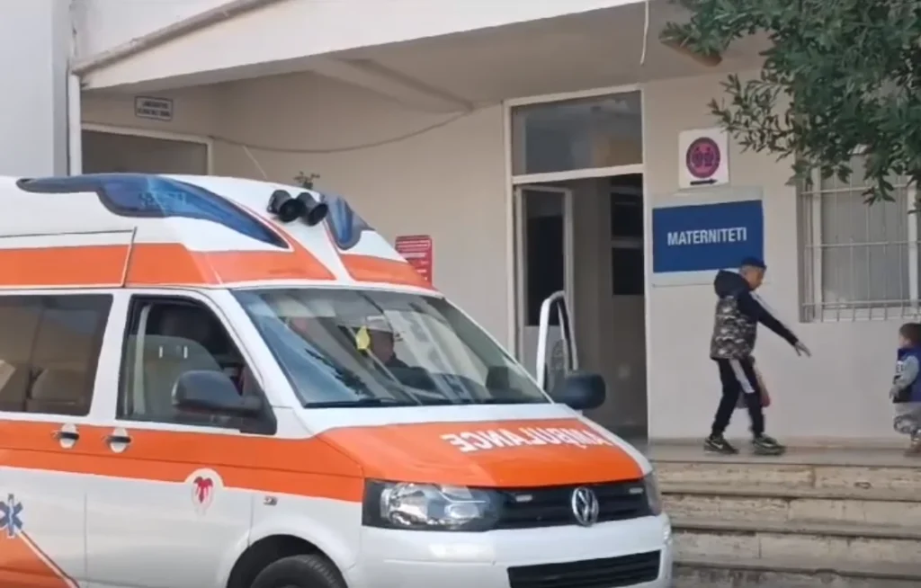 Tragjedia në Lushnjë: 50-vjeçari gjen fundin e tij të trishtuar në Karbunarë Tragjedia në Lushnjë: 50-vjeçari gjen fundin e tij të trishtuar në Karbunarë
