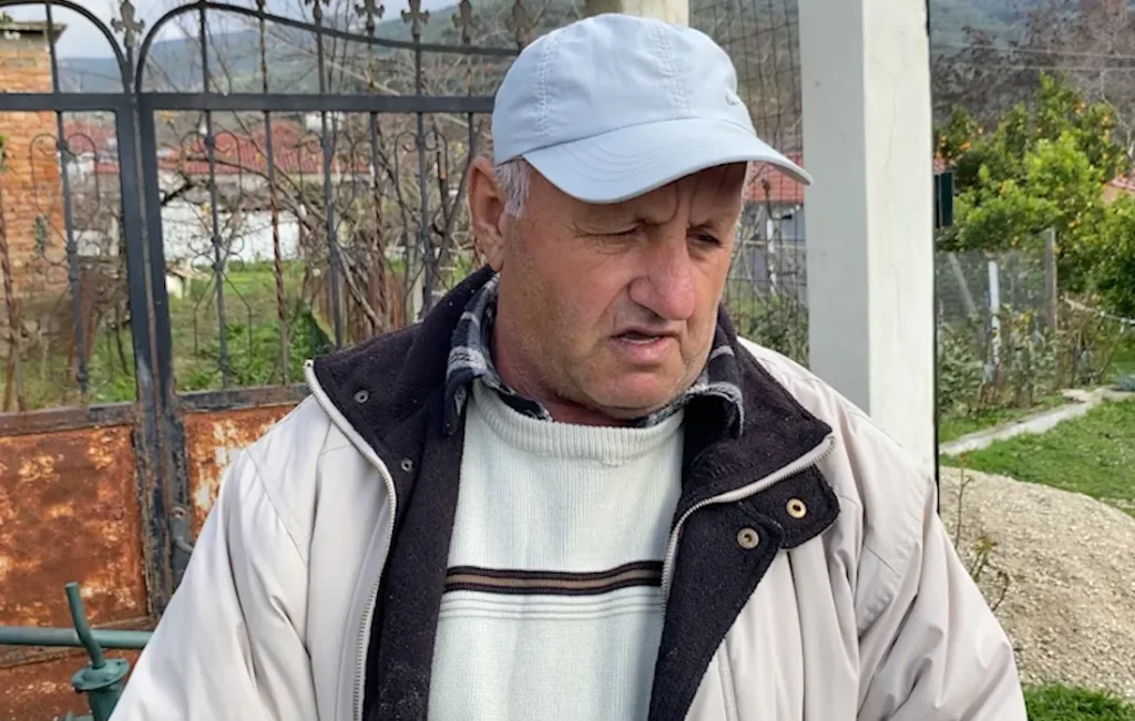 VIDEO/ Fermerët e Rromsit në Mallakastër: Viti më i vështirë, prodhimet mbesin pa shitur VIDEO/ Fermerët e Rromsit në Mallakastër: Viti më i vështirë, prodhimet mbesin pa shitur