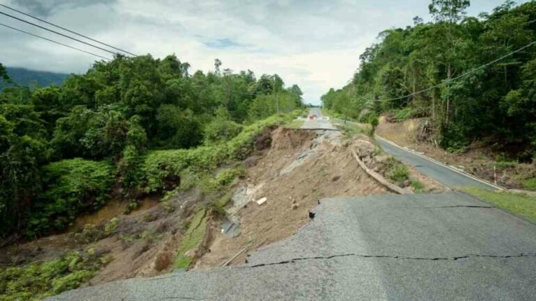 Dy të vdekur nga rrëshqitja e dheut në autostradën e Bolivisë Dy të vdekur nga rrëshqitja e dheut në autostradën e Bolivisë