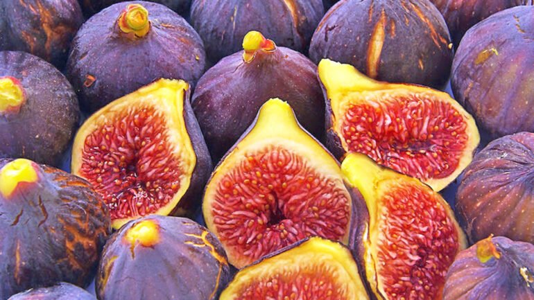 Frutat ideale për t’u konsumuar me stomakun bosh dhe përfitimet e tyre
