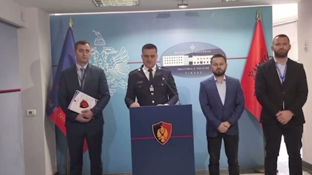 KOKAINË, KANABIS DHE EKSTRAZI, POLICIA DETAJE NGA OPERACIONI ANTIDROGË: U ARRESTUAN 27 PERSONA KOKAINË, KANABIS DHE EKSTRAZI, POLICIA DETAJE NGA OPERACIONI ANTIDROGË: U ARRESTUAN 27 PERSONA