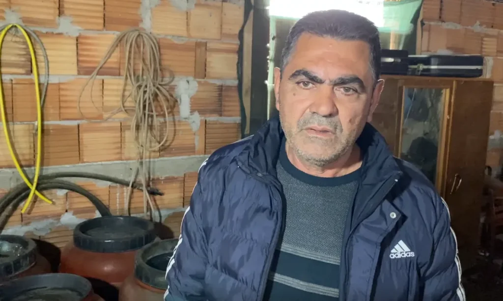 VIDEO/ Të mbetur pa treg, fermerët e Kurjanit përballen me stok të vajit të ullirit të paprovuar VIDEO/ Të mbetur pa treg, fermerët e Kurjanit përballen me stok të vajit të ullirit të paprovuar