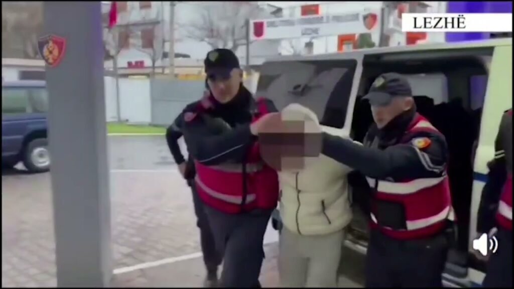 KRONIKË: LEZHË, PLAGOSI ME ARMË ZJARRI NJË SHTETAS, KAPET DHE VIHET NË PRANGA 22 VJEÇARI