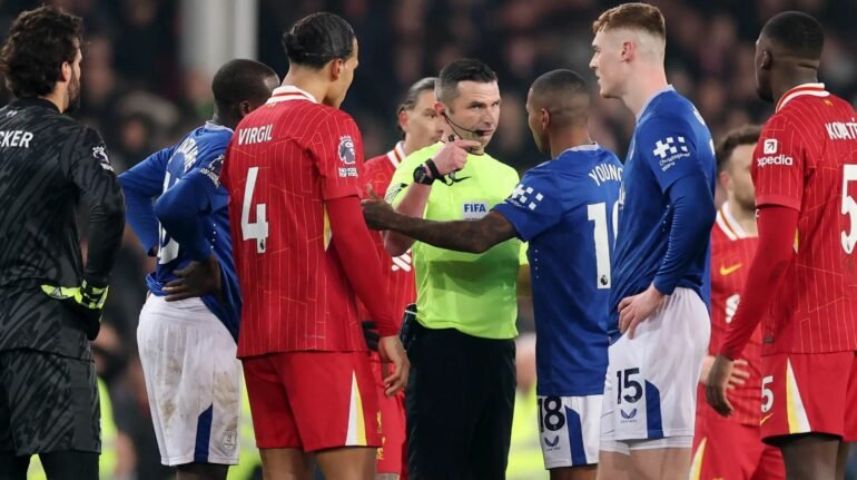 Kaosi në derbin Everton-Liverpool, rrezikohen dënime të rënda pas ngjarjeve të fundit Kaosi në derbin Everton-Liverpool, rrezikohen dënime të rënda pas ngjarjeve të fundit