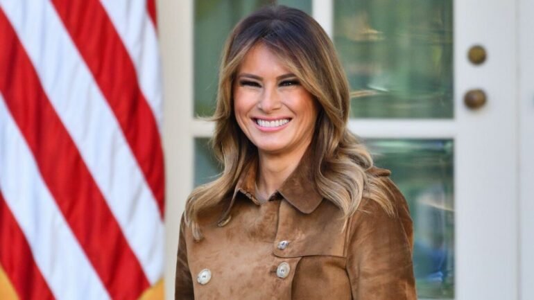 Melania Trump rikthehet si Zonja e Parë me stil dhe vetëbesim të rinovuar