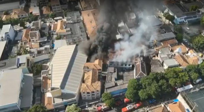 Shpërthim i fuqishëm në fabrikën e kostumeve të karnavaleve në Rio de Janeiro, 20 të plagosur Shpërthim i fuqishëm në fabrikën e kostumeve të karnavaleve në Rio de Janeiro, 20 të plagosur