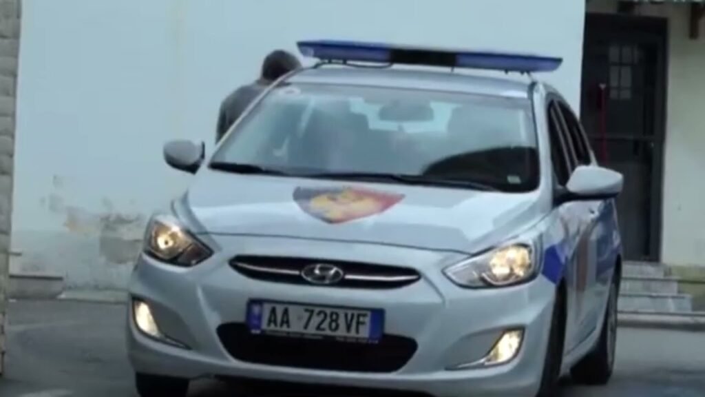 AMP ARRESTON NJË 25 VJEÇAR PËR KRYERJEN E DISA VEPRAVE PENALE AMP ARRESTON NJË 25 VJEÇAR PËR KRYERJEN E DISA VEPRAVE PENALE