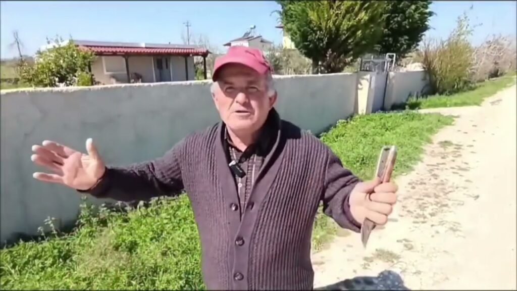 BANORËT E RËRËZIT NË DIMAL PA RRUGË BANORËT E RËRËZIT NË DIMAL PA RRUGË