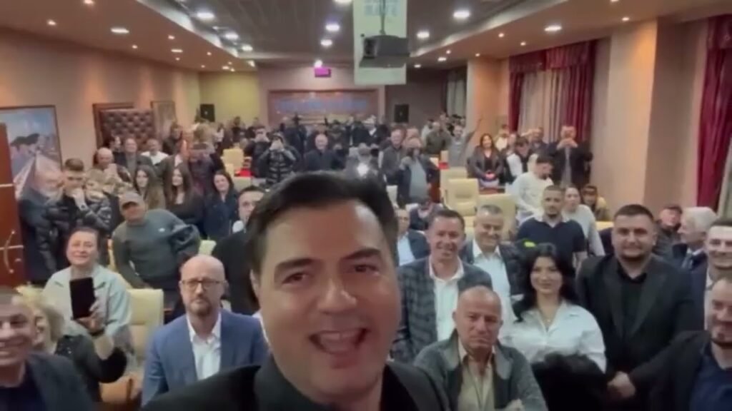 BASHA I PËRGJIGJET RAMËS NË DURRËS BASHA I PËRGJIGJET RAMËS NË DURRËS
