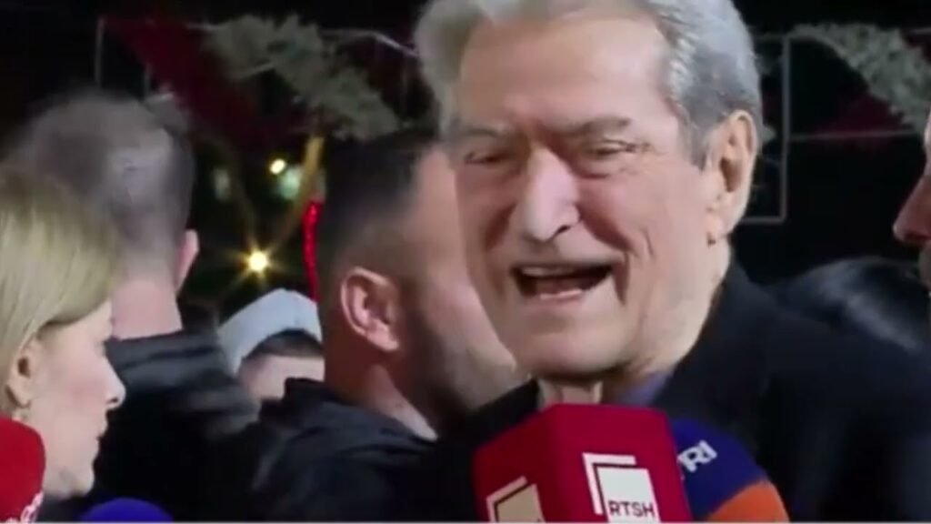 BERISHA: PROTESTA KUNDËR MBYLLJES SË TIKTOK, SI AJO E 90-s BERISHA: PROTESTA KUNDËR MBYLLJES SË TIKTOK, SI AJO E 90-s