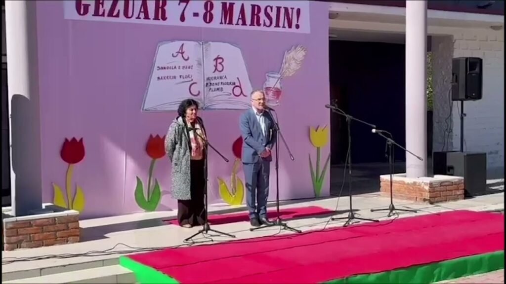 DIVJAKË, AKTIVITET FESTIV ME RASTIN E FESTAVE TË MËSUESIT DHE NËNËS