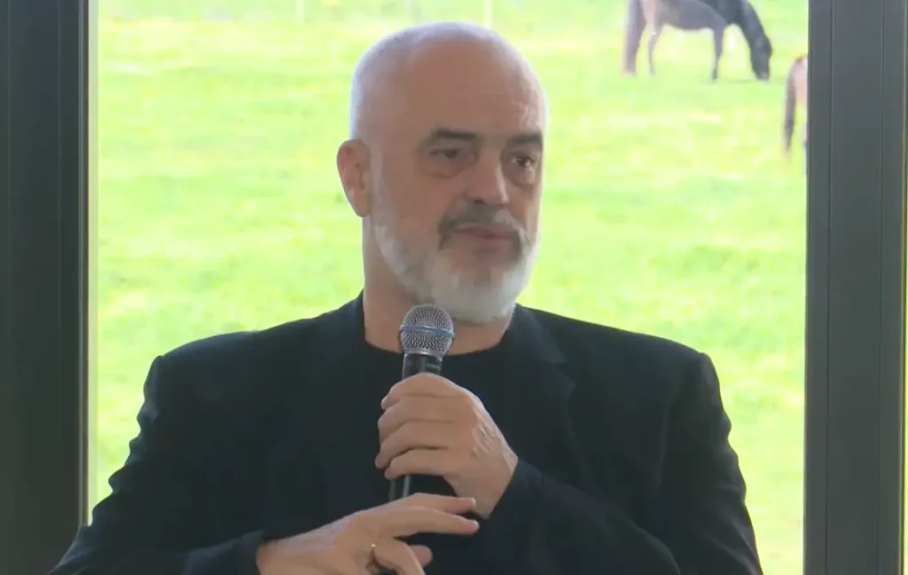 Edi Rama Kuçovë VIDEO- Në një nga xhevahiret e gjerdanit të ri të agroturizmave të qarkut Berat