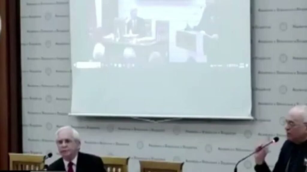 FUGA AKUZON PËR MBIFATURIME TË PROJEKTEVE, GJINUSHI: TI VETËM HEDH SHASHKA FUGA AKUZON PËR MBIFATURIME TË PROJEKTEVE, GJINUSHI: TI VETËM HEDH SHASHKA