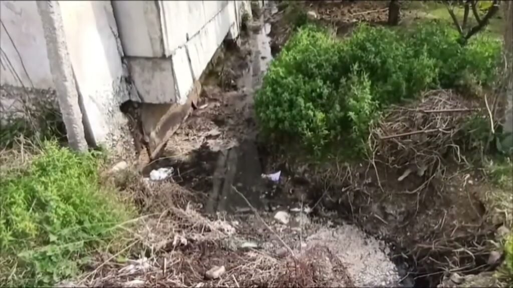 HINGË, RRUGA ME GROPA UA VËSHTIRESON JETËN BANORËVE! HINGË, RRUGA ME GROPA UA VËSHTIRESON JETËN BANORËVE!
