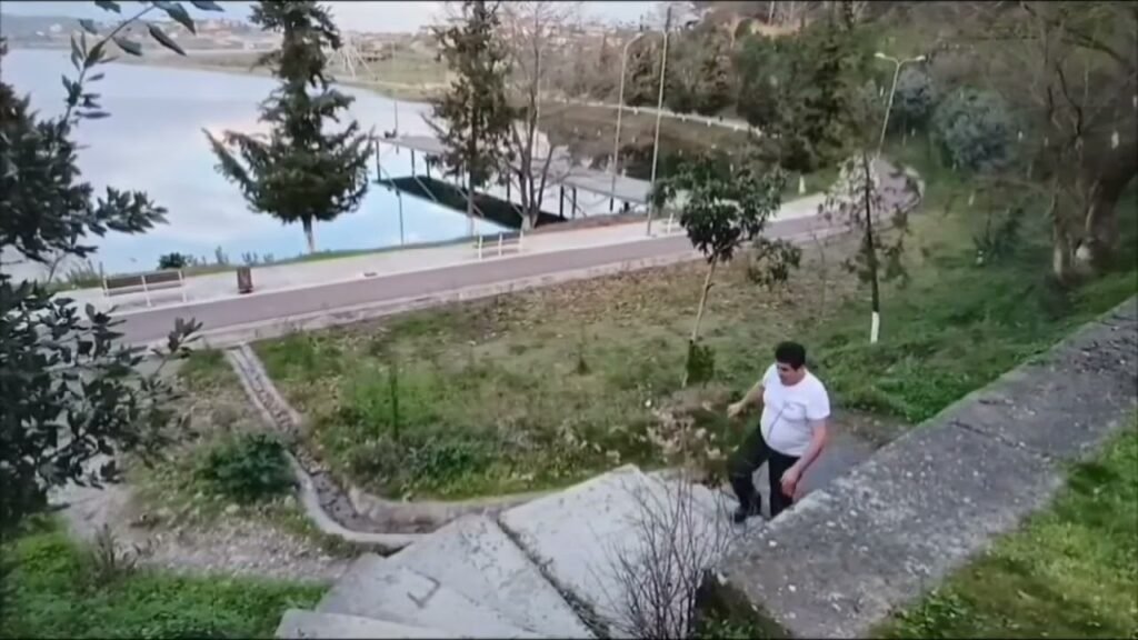 KRONIKË: ÇEZMA E VJETËR E QYTETIT TE BELSHIT! KRONIKË: ÇEZMA E VJETËR E QYTETIT TE BELSHIT!