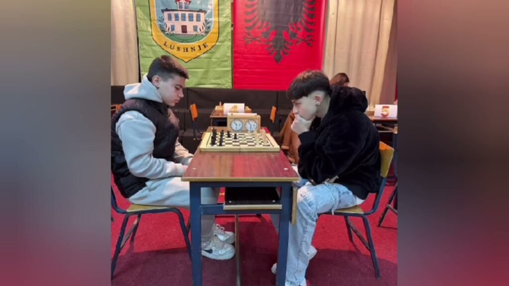 PËRFUNDON KAMPIONATI I SHAHUT NË QYTETIN E LUSHNJES! PËRFUNDON KAMPIONATI I SHAHUT NË QYTETIN E LUSHNJES!