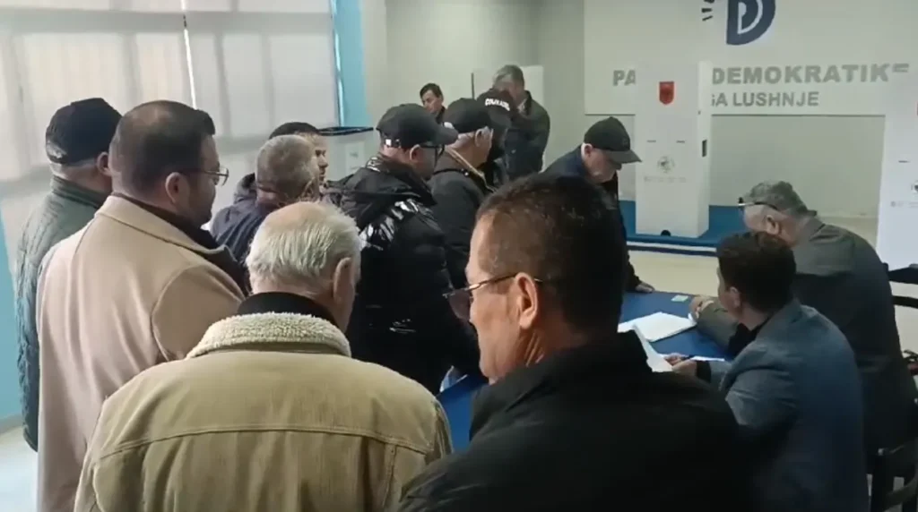 VIDEO/ Lushnje dhe Divjakë, nisin votimet për primaret VIDEO/ Lushnje dhe Divjakë, nisin votimet për primaret