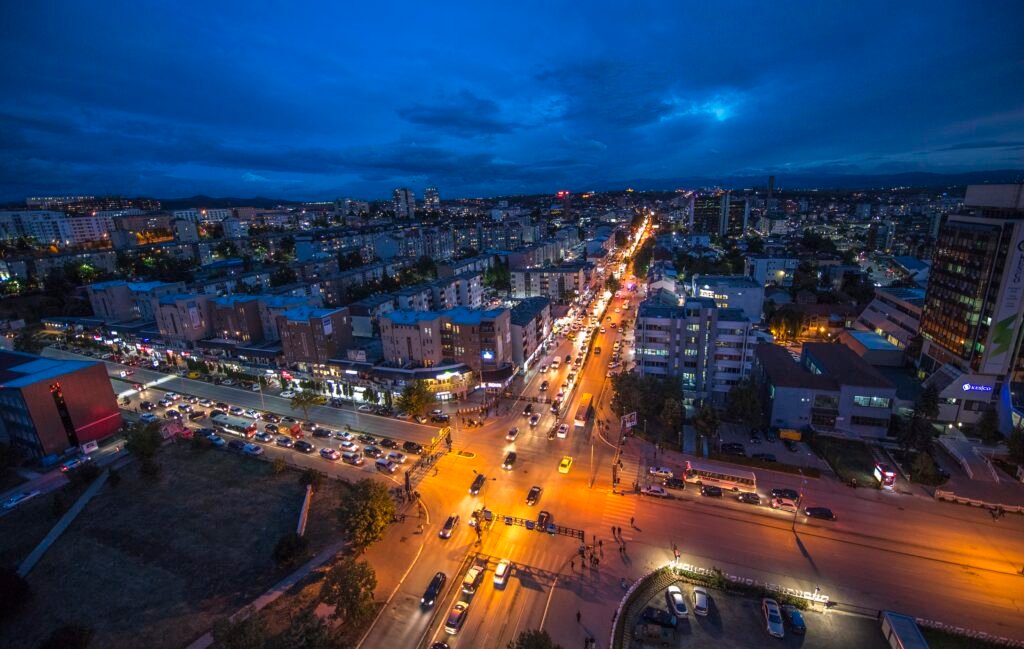 Grabitje e armatosur në Prishtinë, plagoset rëndë roja e sigurisë