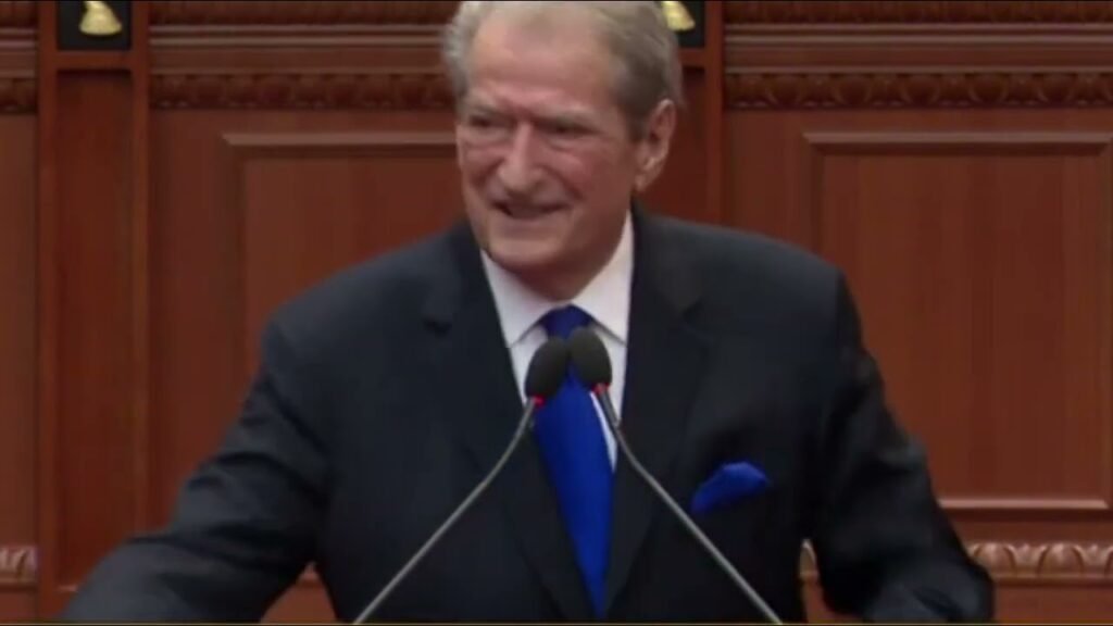 REKORD ‘GUINNESS’ NË VJEDHJE, BERISHA AKUZA BALLUKUT: LUBI LOTI E NDAU UNAZËN E TIRANËS REKORD ‘GUINNESS’ NË VJEDHJE, BERISHA AKUZA BALLUKUT: LUBI LOTI E NDAU UNAZËN E TIRANËS