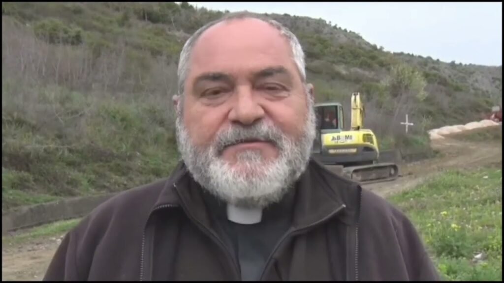 SHKODËR, PËRFUNDON RINKONSTRUKSIONI I RRUGËS SË FSHATIT RRENCË SHKODËR, PËRFUNDON RINKONSTRUKSIONI I RRUGËS SË FSHATIT RRENCË