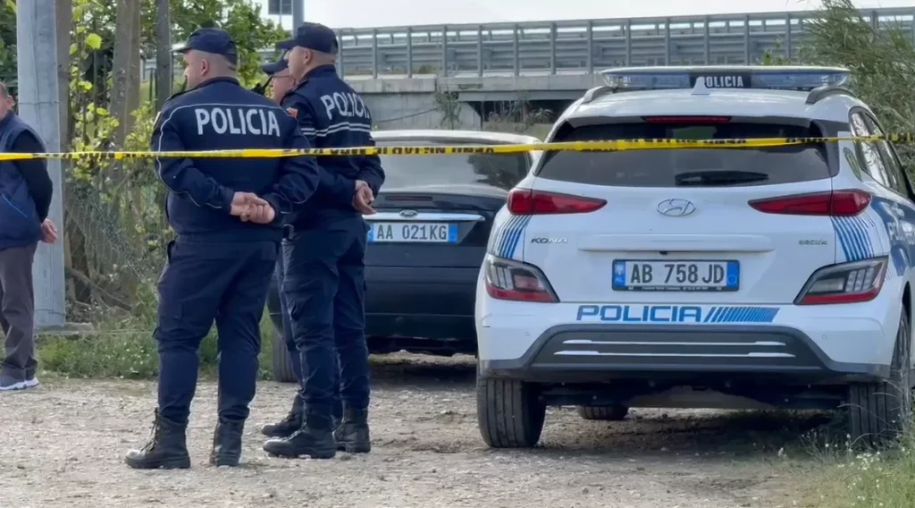 Tragjedia në fshatin Daullas, Fier: Agron Sukulli i gjetur pa shenja jete në mëngjesin e sotëm Tragjedia në fshatin Daullas, Fier: Agron Sukulli i gjetur pa shenja jete në mëngjesin e sotëm