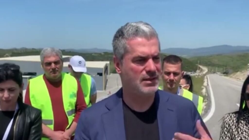 HAPET LANDFILLI NË VLORË, DEPOZITOHEN MBETJET QË NDOTNIN QYTETIN HAPET LANDFILLI NË VLORË, DEPOZITOHEN MBETJET QË NDOTNIN QYTETIN