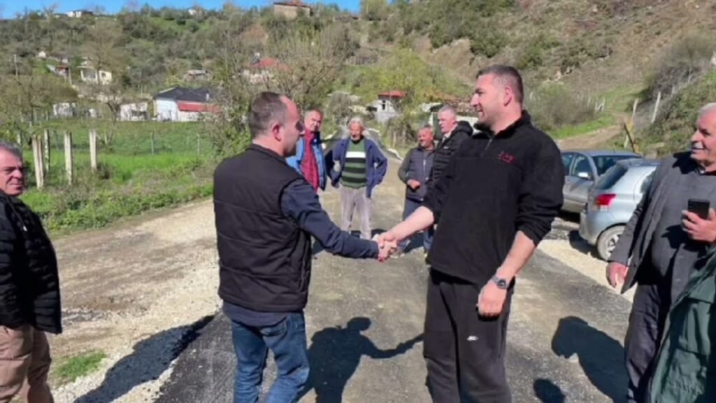 KRYEBASHKIAKU I KUÇOVES TAKIM ME BANORET E FSHATIT PELLUMBAS KRYEBASHKIAKU I KUÇOVES TAKIM ME BANORET E FSHATIT PELLUMBAS