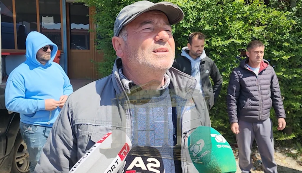 Tregu i Luleshtrydheve në Frakull të Fierit Pëson Rënie Të Madhe për Shkak të Kontaminimit me Pesticide të Rrezikshme Tregu i Luleshtrydheve në Frakull të Fierit Pëson Rënie Të Madhe për Shkak të Kontaminimit me Pesticide të Rrezikshme