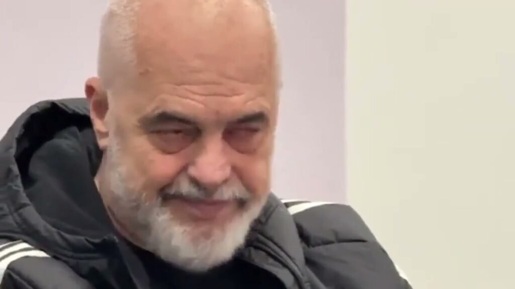 RAMA TAKIM ME SOCIALISTËT NË NJËSINË 14 NË TIRANË RAMA TAKIM ME SOCIALISTËT NË NJËSINË 14 NË TIRANË