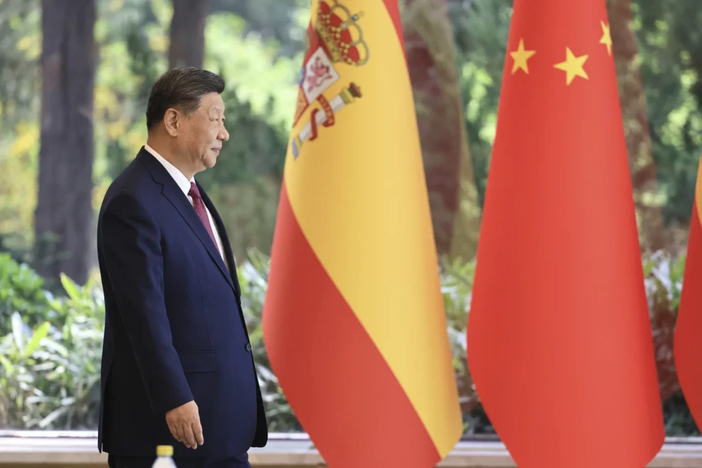 Xi Jinping thekson se në një luftë tarifash nuk ka fitues, ndërsa viziton Azinë Juglindore