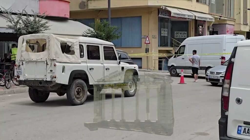 VIDEO/ Aksident tragjik në Fier, humb jetën një i moshuar tek “Zogu i Zi”