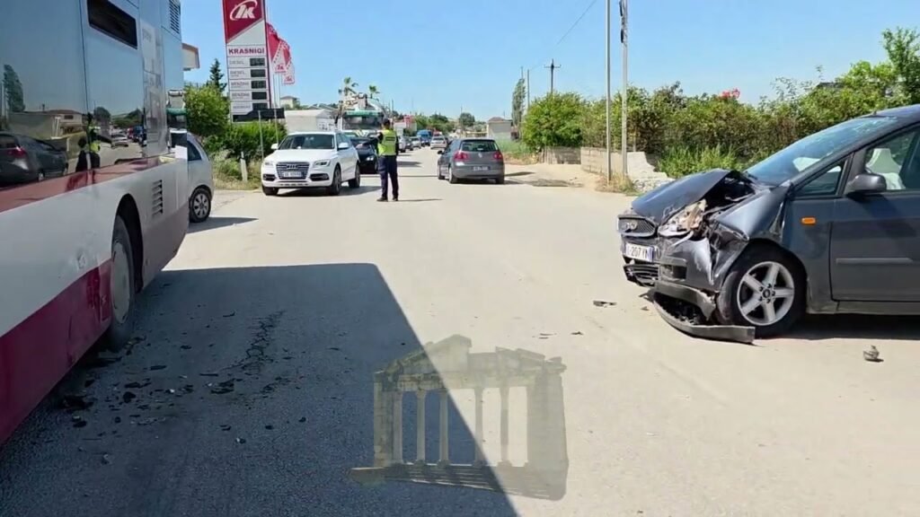 Autobusi përplaset me automjetin Ford në Portëz