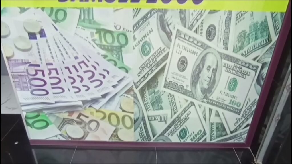 EURO NË RËNIE HISTORIKE, BIE NËN 98 LEKË EURO NË RËNIE HISTORIKE, BIE NËN 98 LEKË