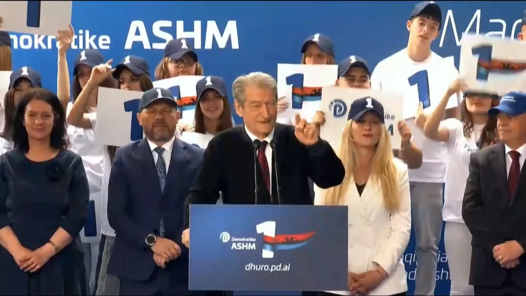 Berisha Nderon Dëshmorët në Mat, Prej Tensioneve për Lirinë dhe Dinjitetin e Shqiptarëve