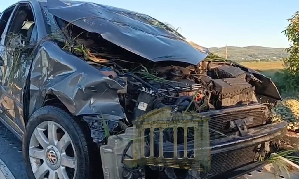 Aksident tragjik në rrethrrotullimin e Kolonjës trondit sërish zonën e autostradës Fier-Lushnje Aksident tragjik në rrethrrotullimin e Kolonjës trondit sërish zonën e autostradës Fier-Lushnje