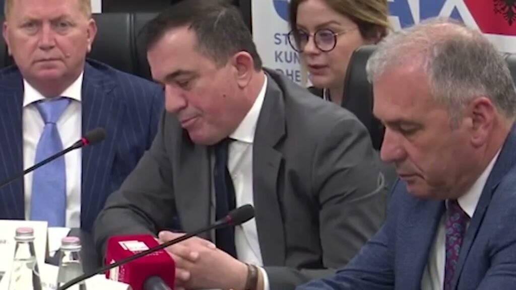 MEGAOPERACIONI, PROKURORI MARA U EKZEKUTUAN 40 MASA SIGURIE, MES TYRE 1 AVOKAT DHE ZYRTARË SHTETËROR MEGAOPERACIONI, PROKURORI MARA U EKZEKUTUAN 40 MASA SIGURIE, MES TYRE 1 AVOKAT DHE ZYRTARË SHTETËROR